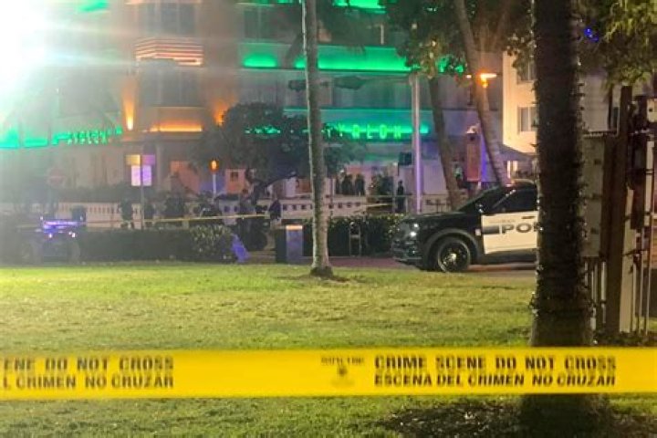 
1 dead, 1 hurt in shooting during Miami Beach spring break 