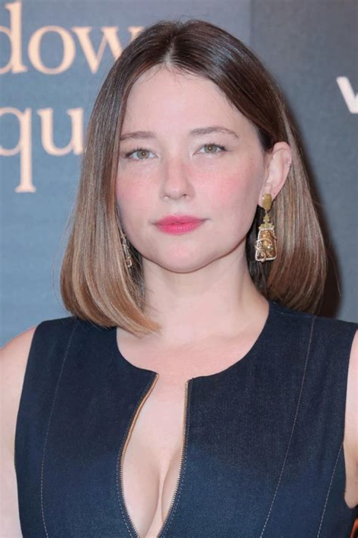 
Caitlyn Vogel Bennett Height, Weight, Net Worth, Age, Birthday, Wikipedia, Who, Nationality, Biography 