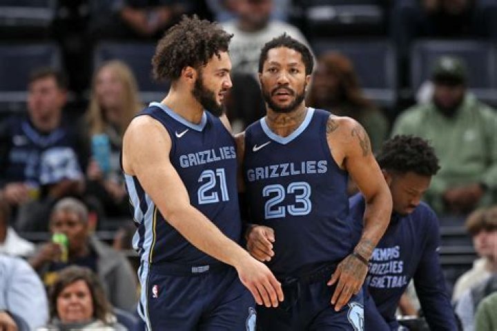 
Grizzlies Power Forward David Roddy Made His Parents Proud Form His Achievements As The Youngest Kid 