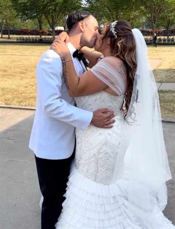 
Katie Noel Biography: Is she married? Find out her biography, married, dating, family life, body measurement, career, net worth 