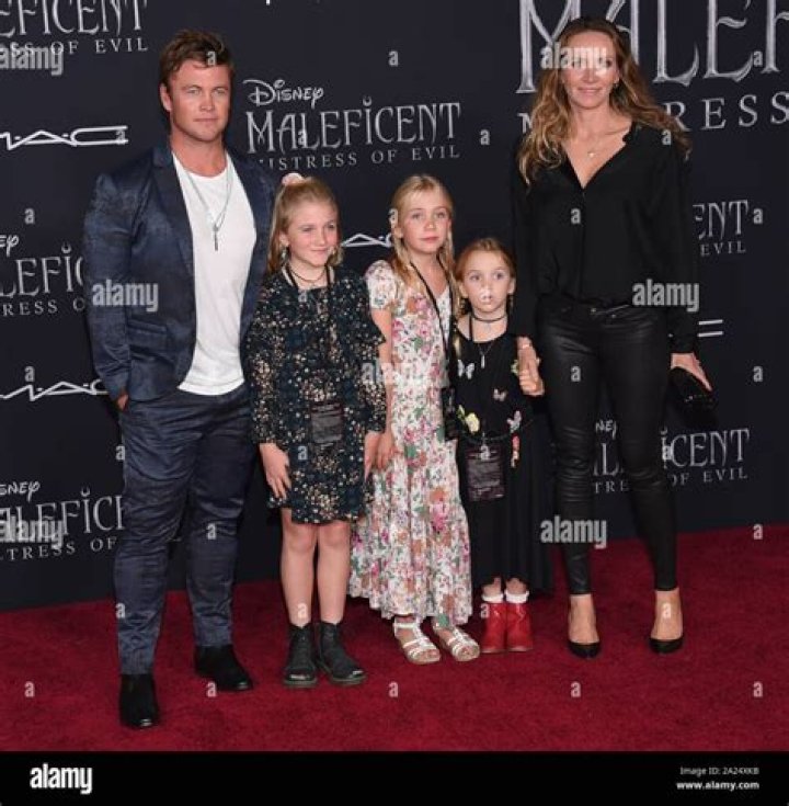 
Maxine: Who Is Natalie Britton Husband Robert Mitchell? Family And Net Worth 