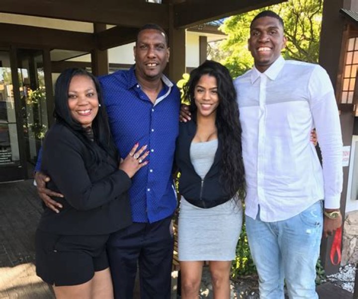 
Who are Kevon Looneys Parents? Kevon Looney Biography, Parents Name, Nationality and More 